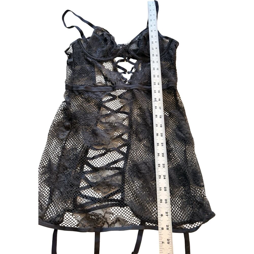 Victoria's Secret Black Lace Fishnet Corset Chemise Garter Lace Up Back Size M - Picture 13 of 14